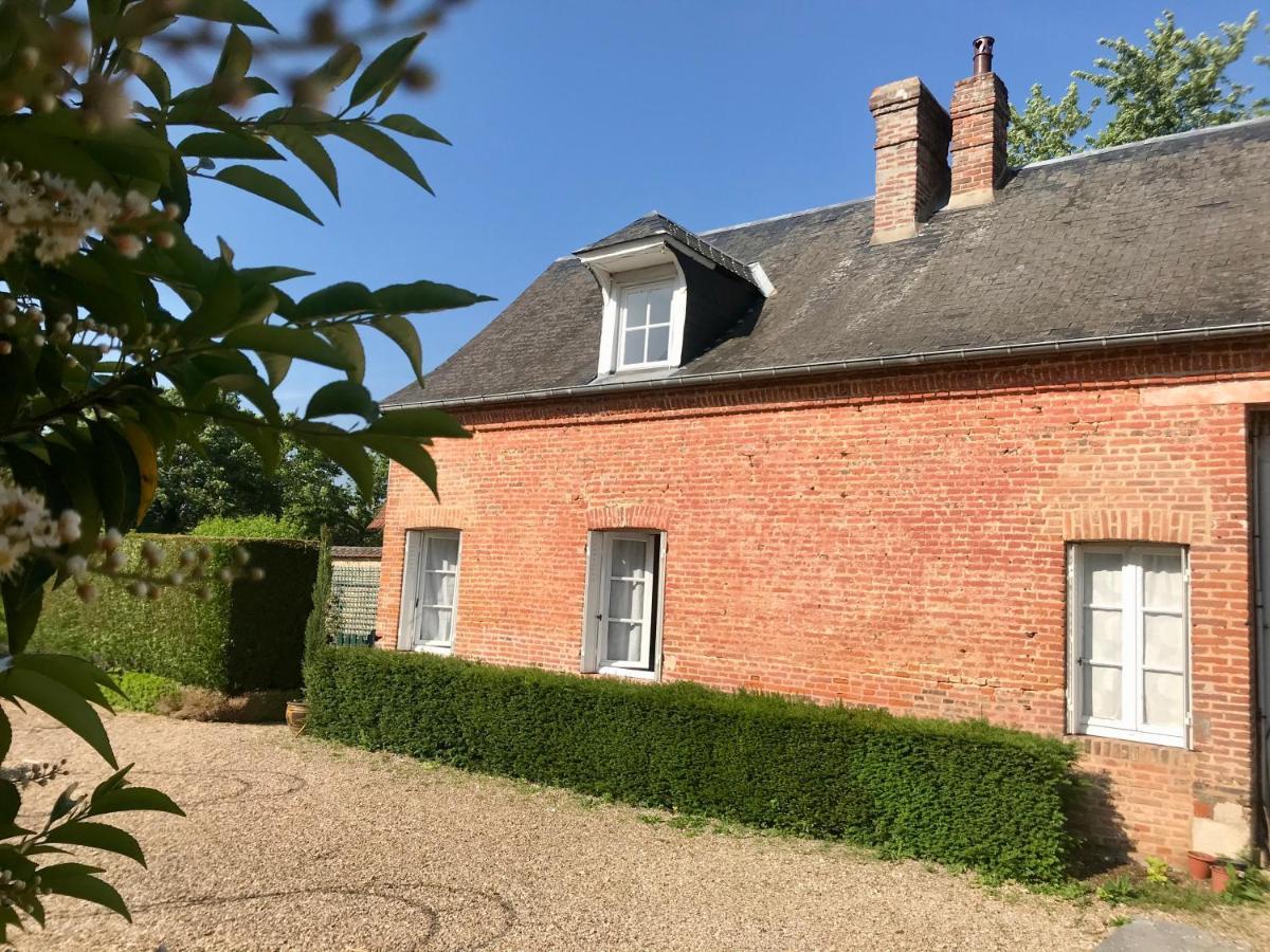 Gite De Mauxe Acquigny Exterior photo