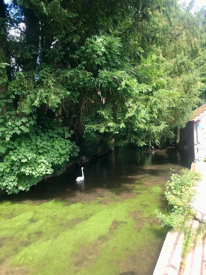 Gite De Mauxe Acquigny Exterior photo